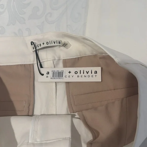 Alice + Olivia “Janis” Low Rise Crop Flare Pants. Ladies 6 - Picture 8 of 16